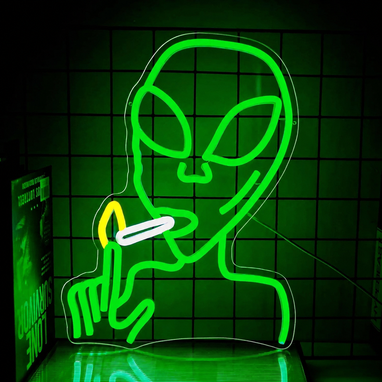 Alien Smoking LED Neon Sign Green Red UFO Neon Light Wall Decor for Bedroom Game Room